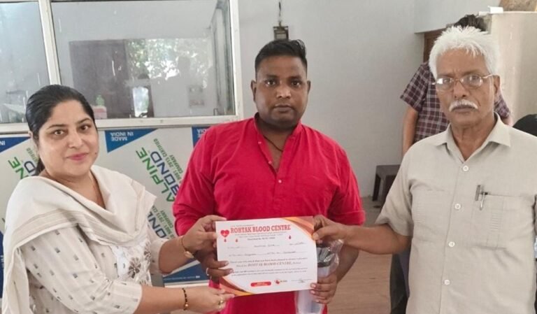 पंचायत घर कोसली में लगा रक्तदान शिविर