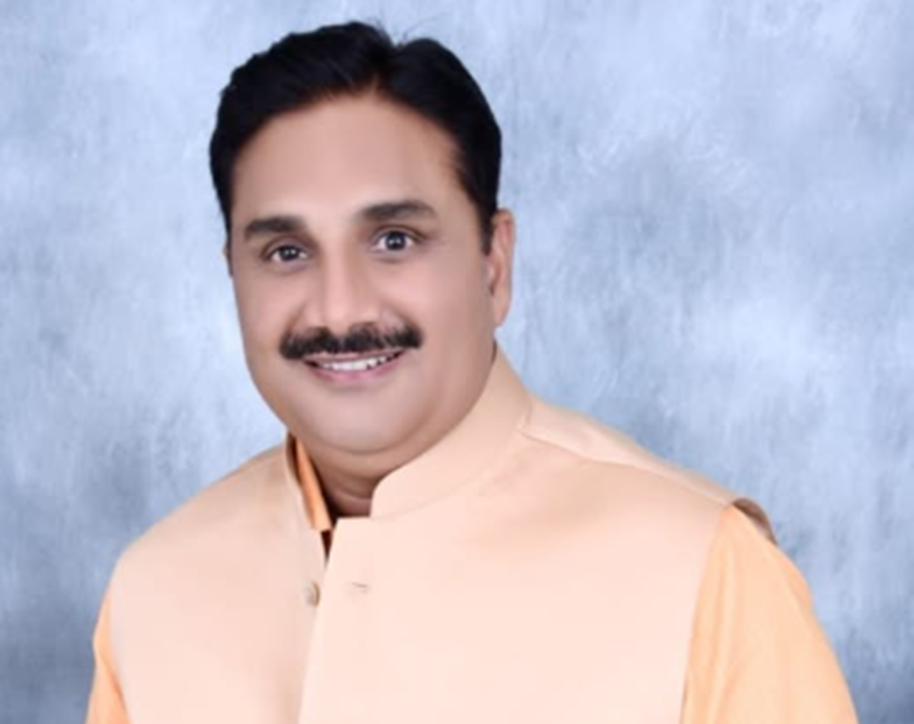 डॉ. सतीश खोला