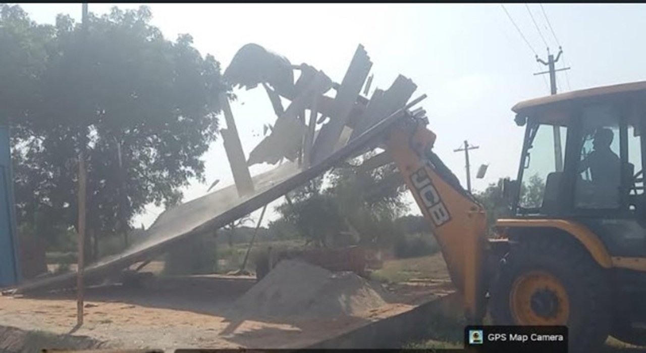 रेवाड़ी में अवैध निर्माण पर बड़ी कार्रवाई, 11 निर्माण और अवैध कॉलोनी पर चला पीला पंजा