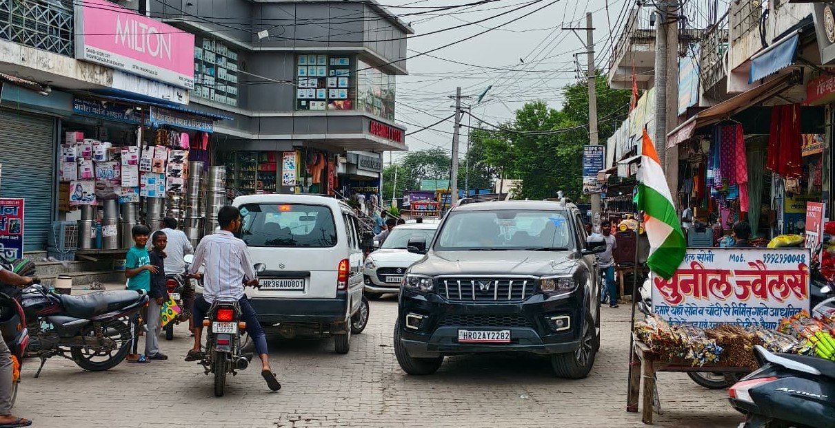 धारूहेड़ा में अतिक्रमण से लोग परेशान, देखिए हुए ताजा फोटोज