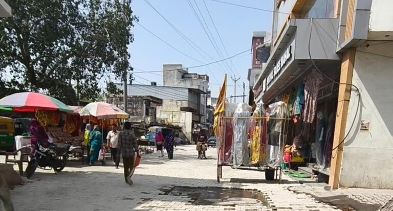 धारूहेड़ा में अतिक्रमण से लोग परेशान, देखिए हुए ताजा फोटोज