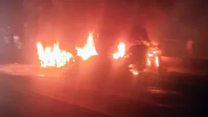 NH 48 धारूहेड़ा पर ट्राले में लगी आग, ड्राइवर  झुलसा !