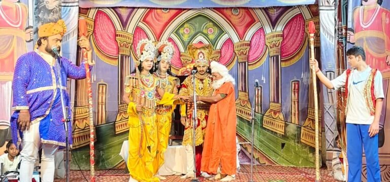 धारूहेड़ा रामलीला में ताड़का वध का मंचन, राम-लक्ष्मण ने की यज्ञ की रक्षा