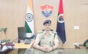 सड़क पर सावधानी जरूरी, यातायात नियमों का पालन कर सुरक्षित घर पहुंचें : SP रेवाड़ी