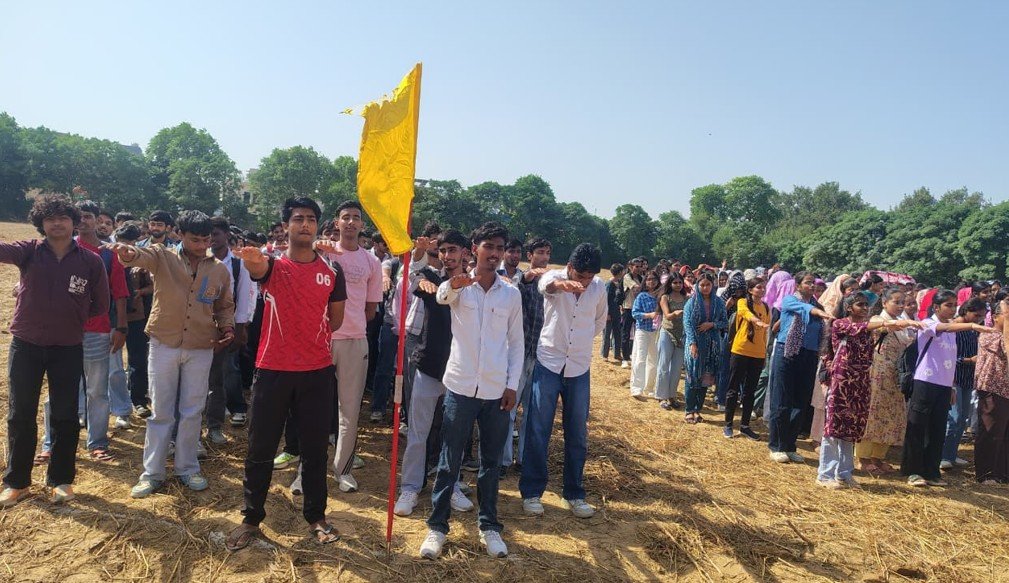धारूहेड़ा। राजकीय महाविद्यालय खरकड़ा में 14वीं वार्षिक खेलकूद प्रतियोगिता का मंगलवार को समापन हुआ। प्रतियोगिता में सपना को सर्वश्रेष्ठ महिला एथलीट और विकास को सर्वश्रेष्ठ पुरुष एथलीट चुना गया