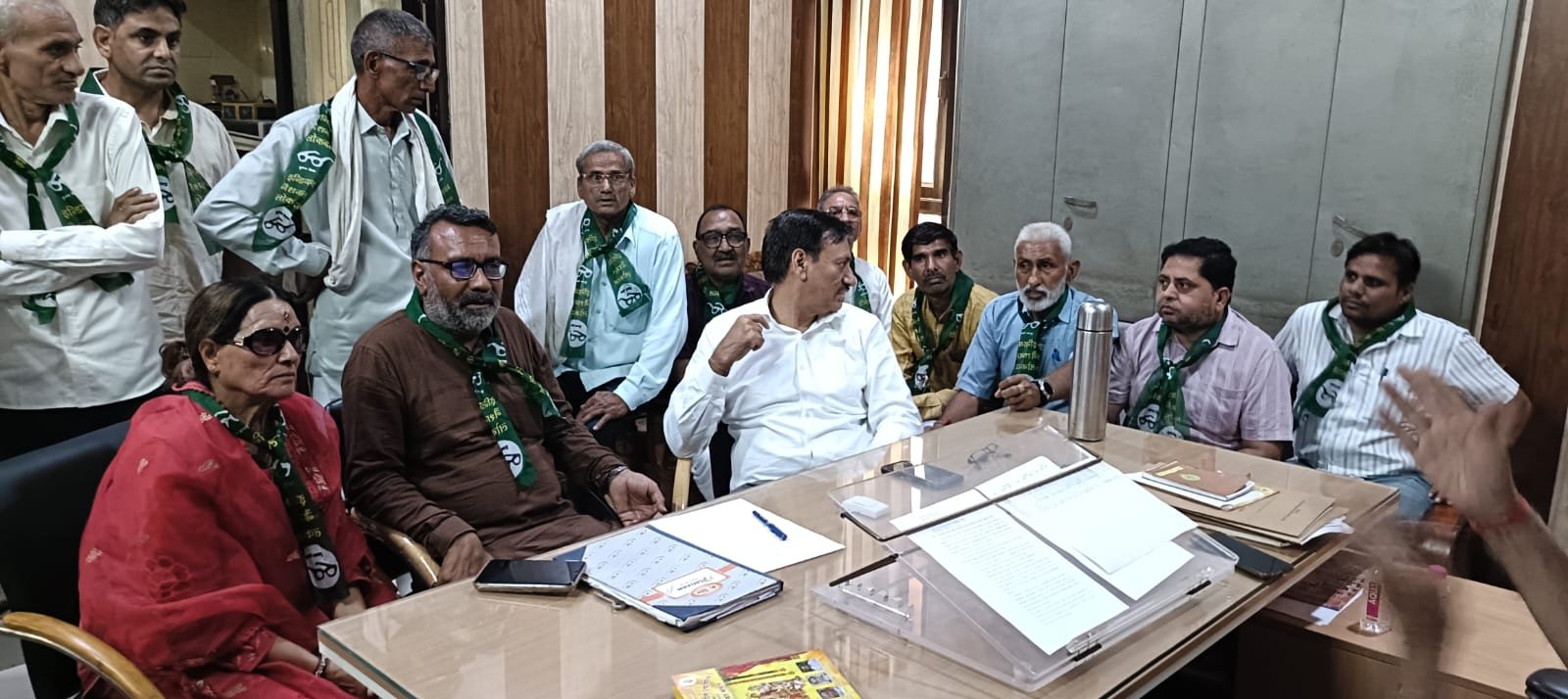किसानों की समस्याओं को लेकर इनेलो ने मार्केट कमेटी चेयरमैन से की मुलाकात