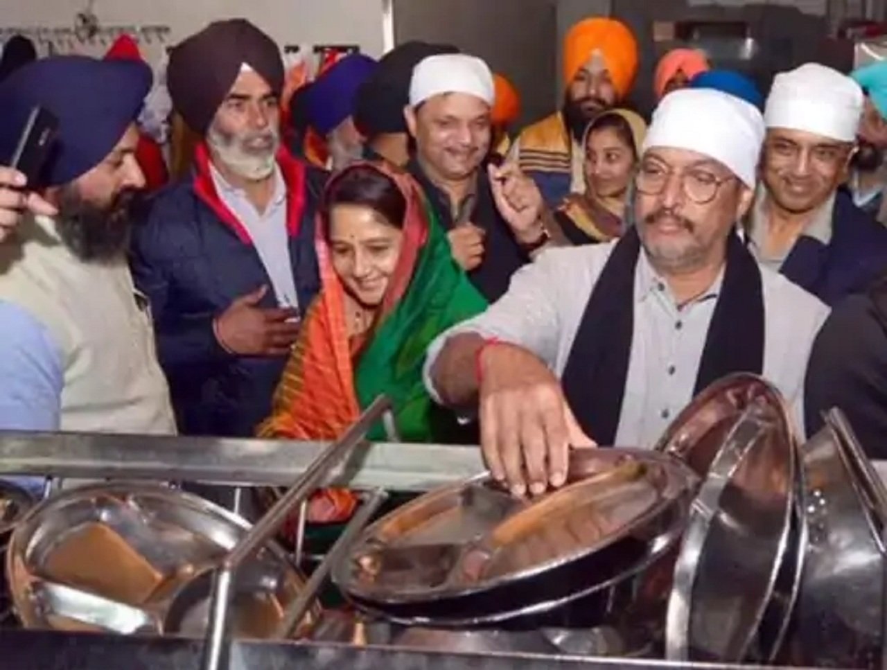 गोल्डन टेंपल में लंगर हॉल में मांजे थे जूठे बर्तन,  दिग्गज अभिनेता नाना पाटेकर का निधन