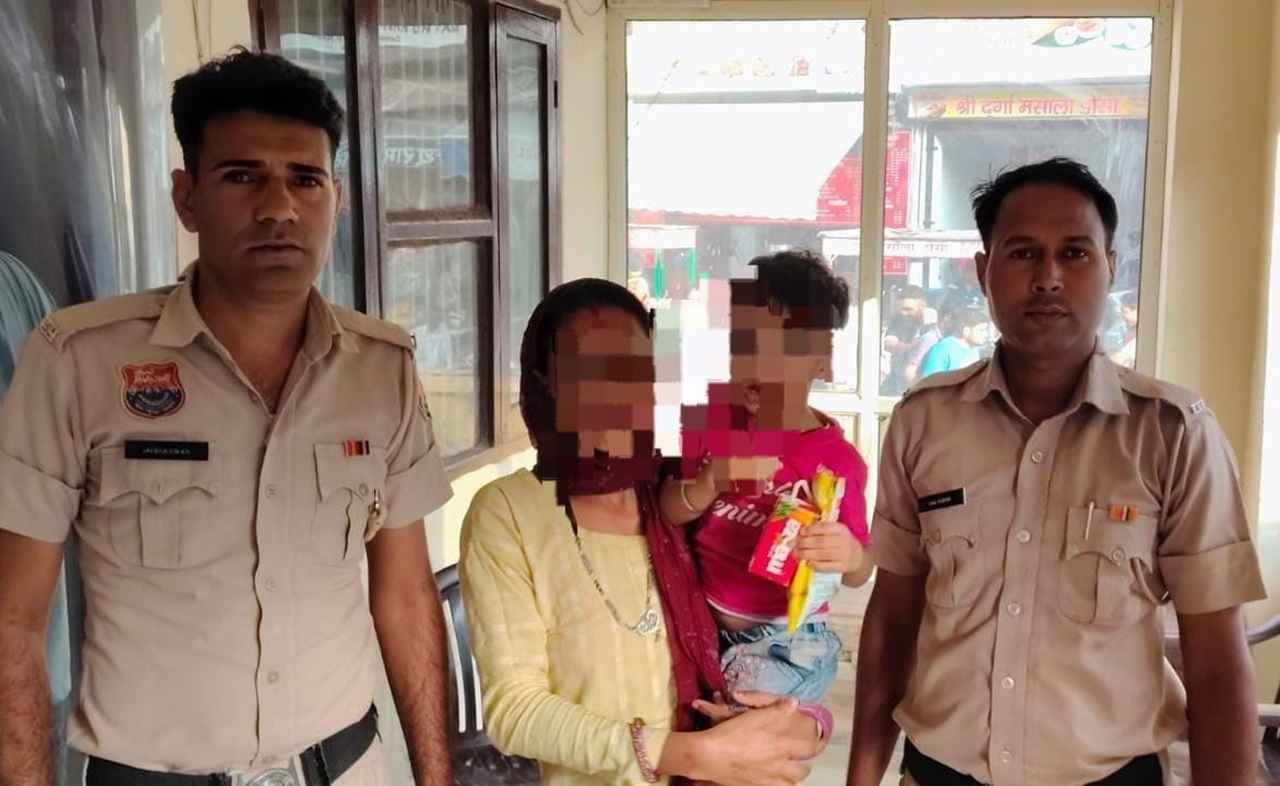 ऑपरेशन मुस्कान: रेवाड़ी पुलिस ने कैसे दो बिछड़े बच्चों को परिजनों से मिलवाया