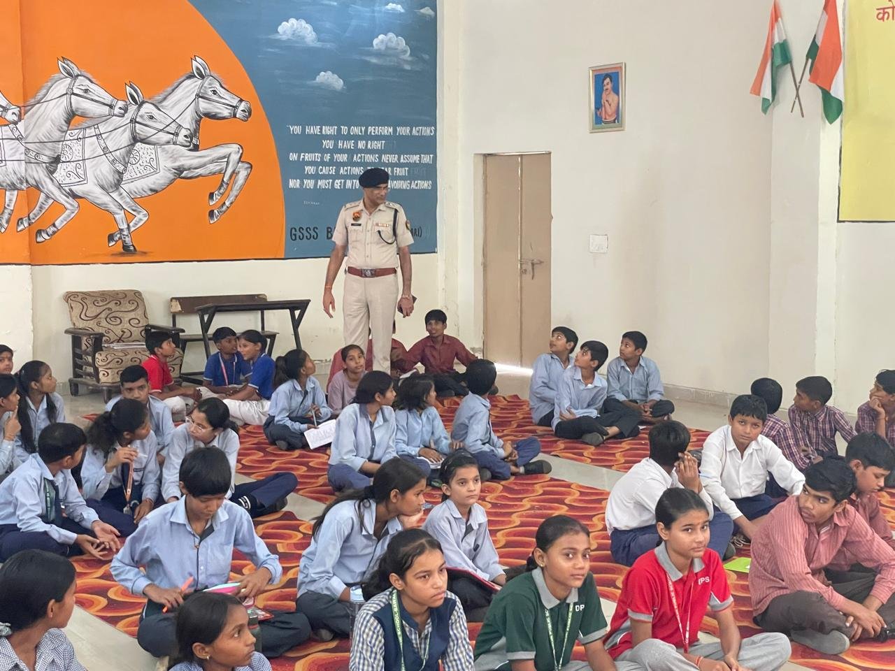 रेवाड़ी में यातायात प्रश्नोतरी प्रतियोतिगा में 1672 विद्याथियों ने दी परीक्षा